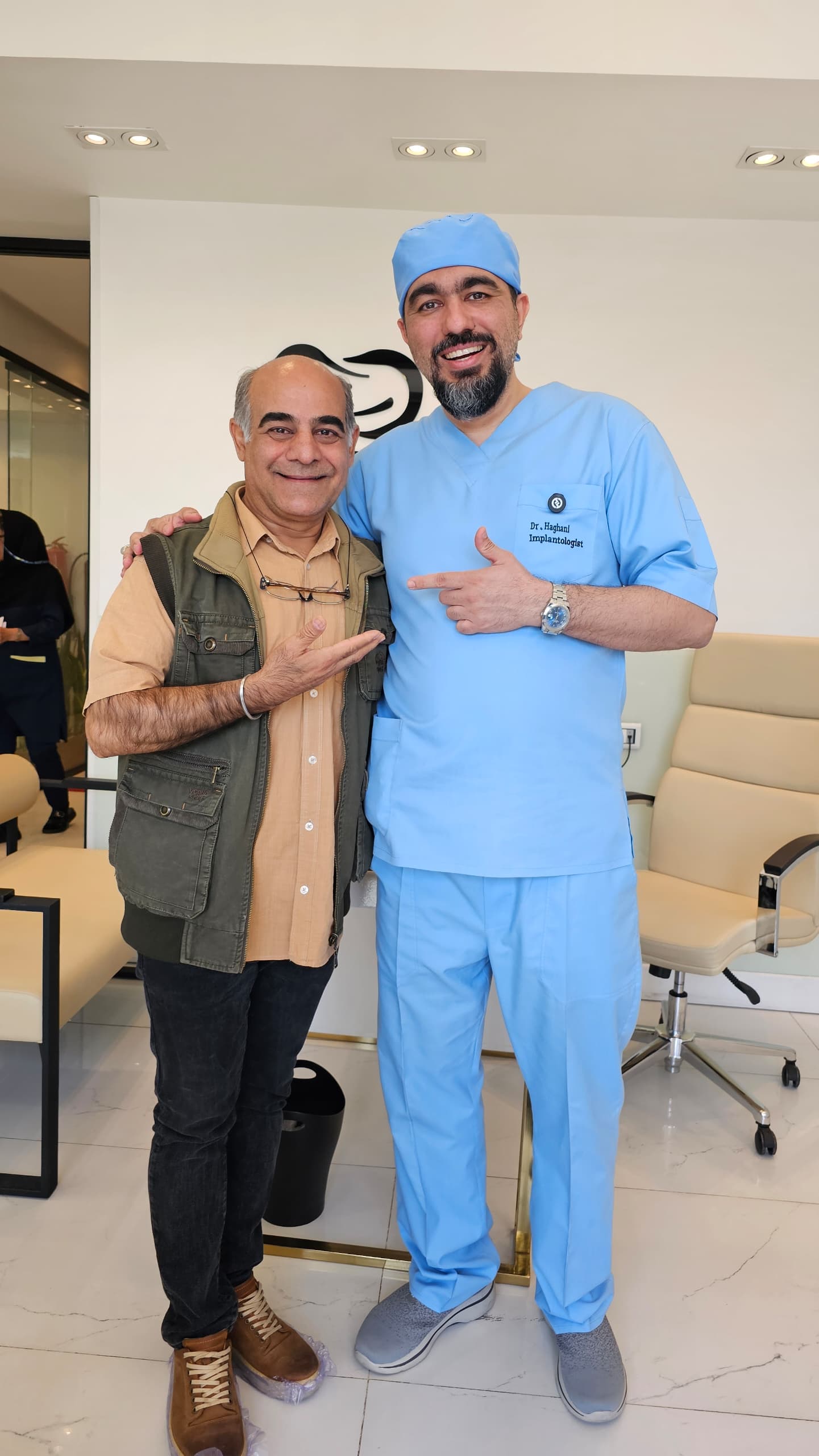 کاشت ایمپلنت بازیگر اقای چراغی پور