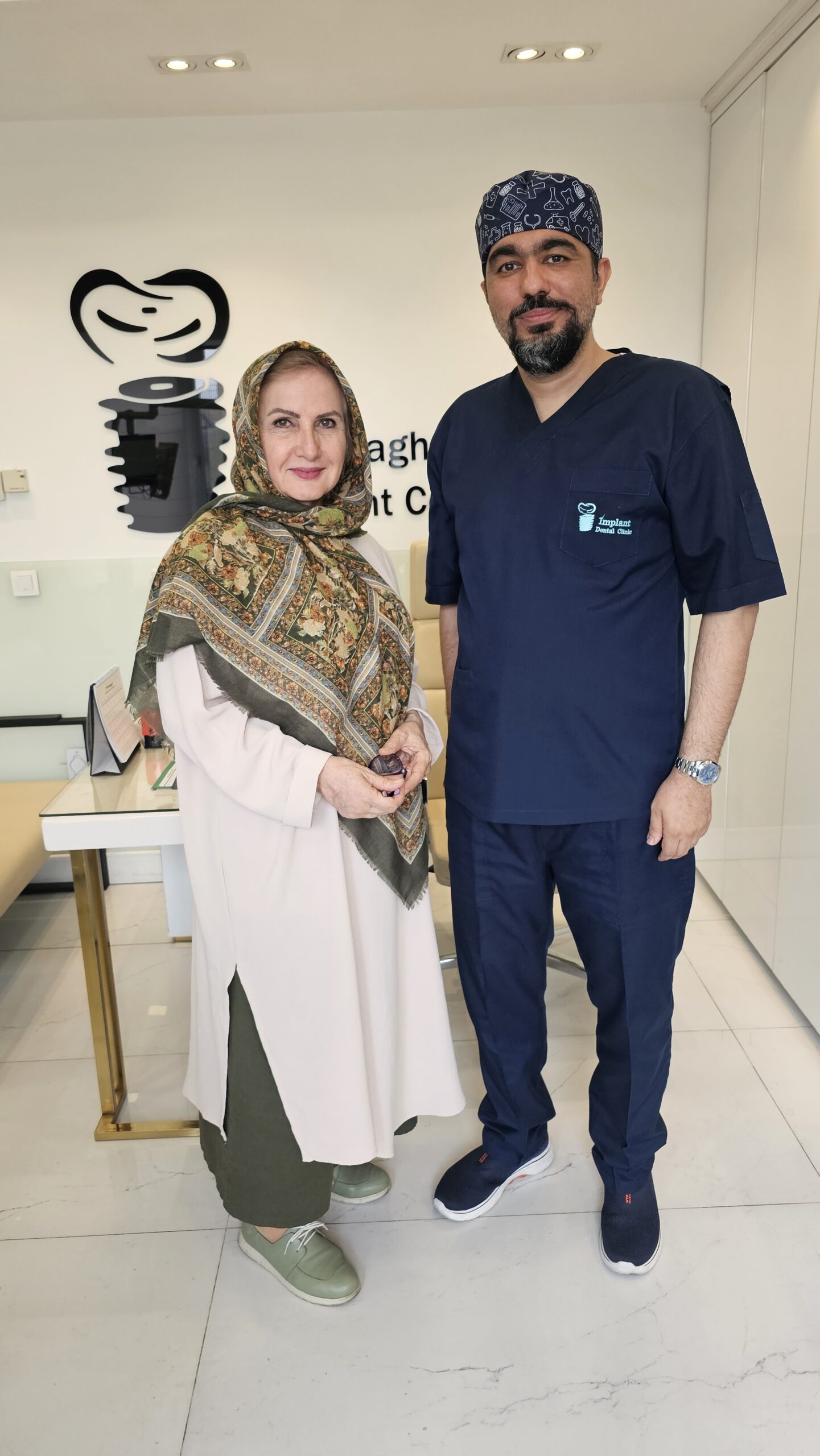 کاشت ایمپلنت بازیگر خانم زهرا سعیدی