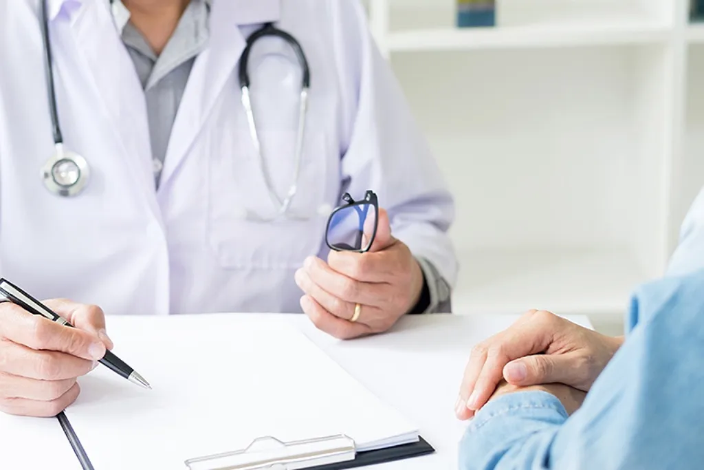 خدمات درمانی دندان در کلینیک دندانپزشکی دکتر حقانی در شمال تهران