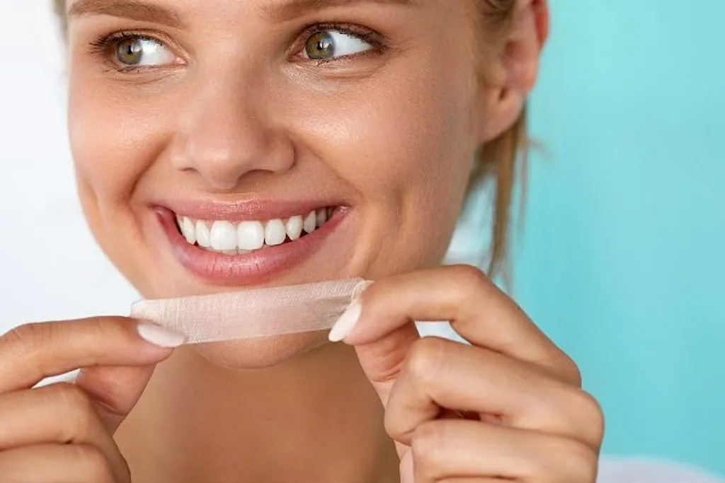 علت تغییر رنگ و زرد شدن دندان‌ها