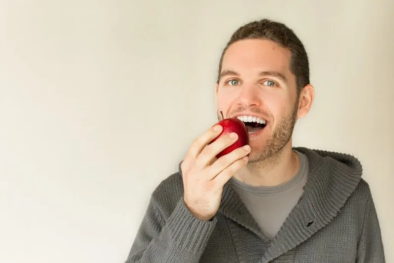 نقش ایمپلنت در جویدن غذا و آسان جویدن